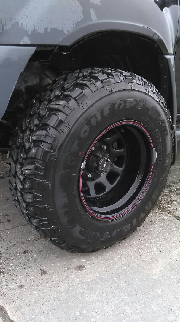 31/10.50/15 Lanvigator Catchfors M/T. Mud Terrain