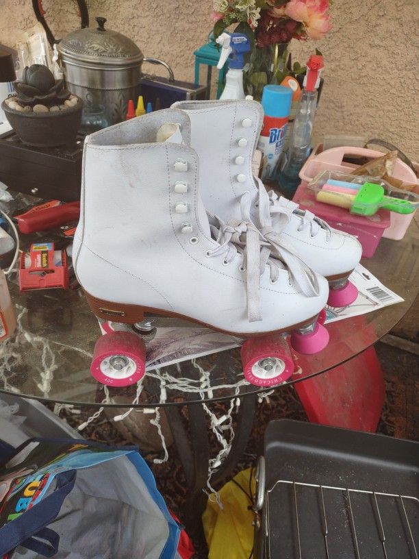 Rollerskates Perfect For Christmas!