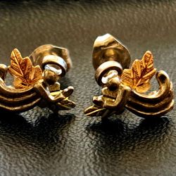 Black Hills Gold And Sterling Silver Earrings 