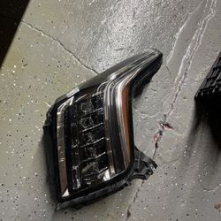 2015-2020 Cadillac Escalade Left Headlight Original Oem 