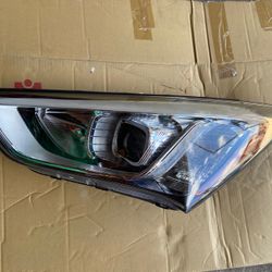 13-15 Hyundai Santa Fe Left Driver Side Headlight 