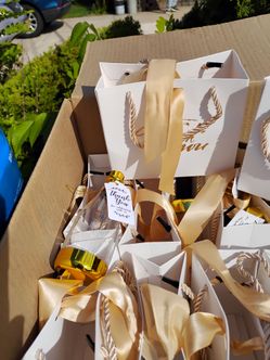 Box of 18 favor bags