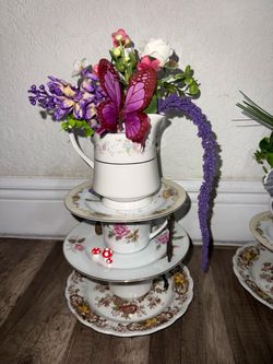Tea cups & bunny decorations