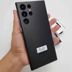 SAMSUNG Galaxy S22 Ultra,  Factory Unlocked,  Excellent Condition.  Like New 