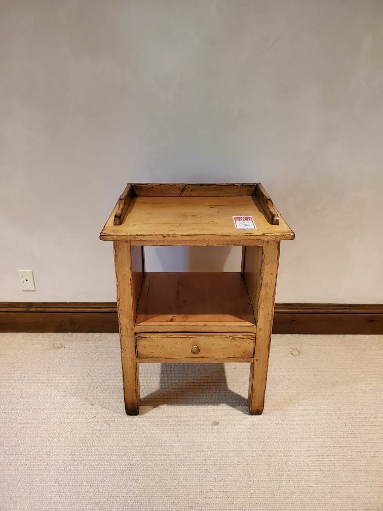 WOOD NIGHTSTAND 