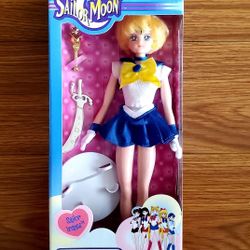 Sailor Moon Deluxe Adventure Doll: Sailor Uranus