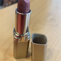 L’Oréal Lipstick