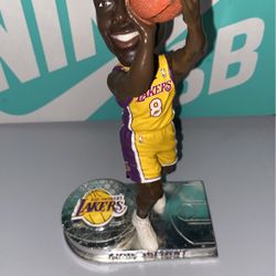 Legends Of The Court #8 Kobe Bryant Bobblehead 