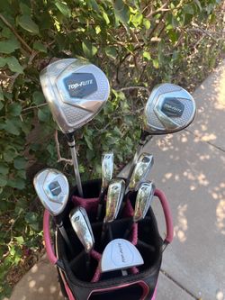 Lefty Women’s golf club set with a Pink Callaway Golf Bag
