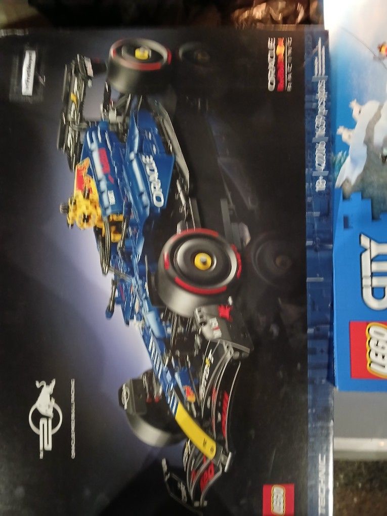 Lego Technic Orical Red Bull Racing ECar 