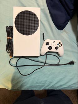 Xbox series s with remote and all cords