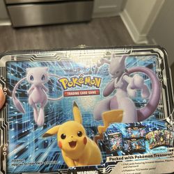 Pokémon 2019 Collectors Chest New Sealed 