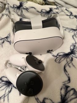 Meta Quest 3s VR Headset with Controllers