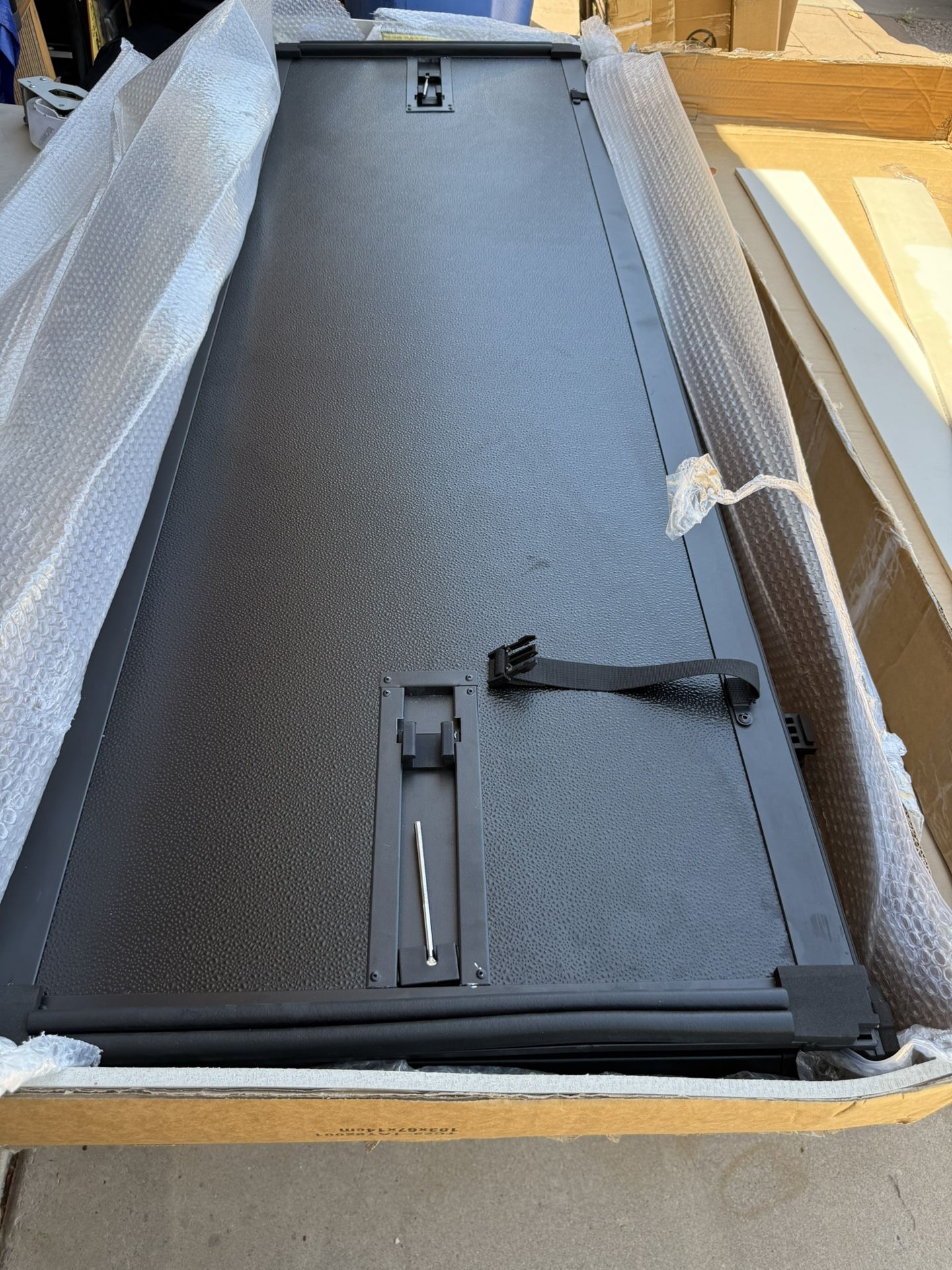 Hard Folding Truck Bed Tonneau Cover Compatible With Ford F150 F-150 2004-2014 5.5 Ft Short Box, Tri Fold Styl