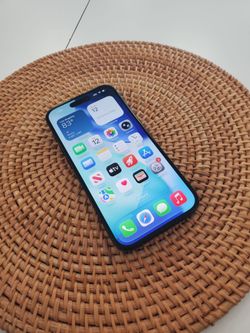 iPhone 15 6.1" (T-Mobile Locked) 128GB Good Black