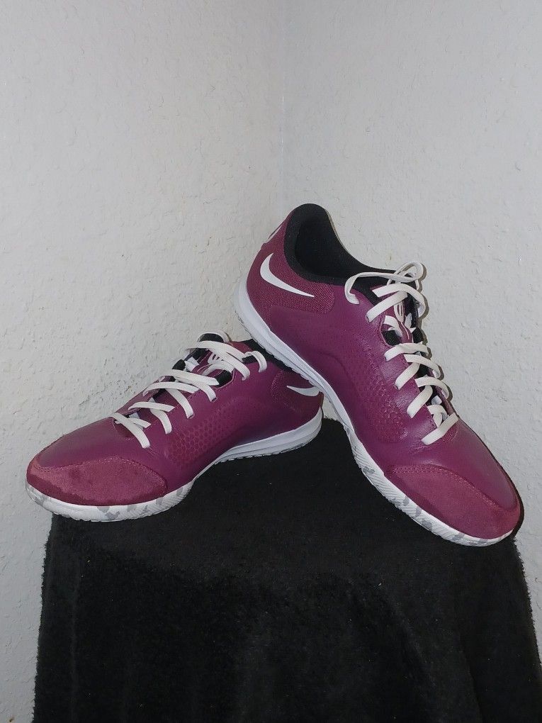 Nike Tiempo