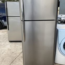 Frigidaire Refrigerator 30W68H Everything Works Good 1 Month Warranty delivery Available 