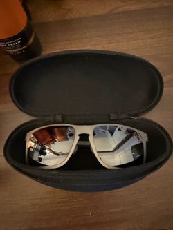 OAKLEY GLASSES