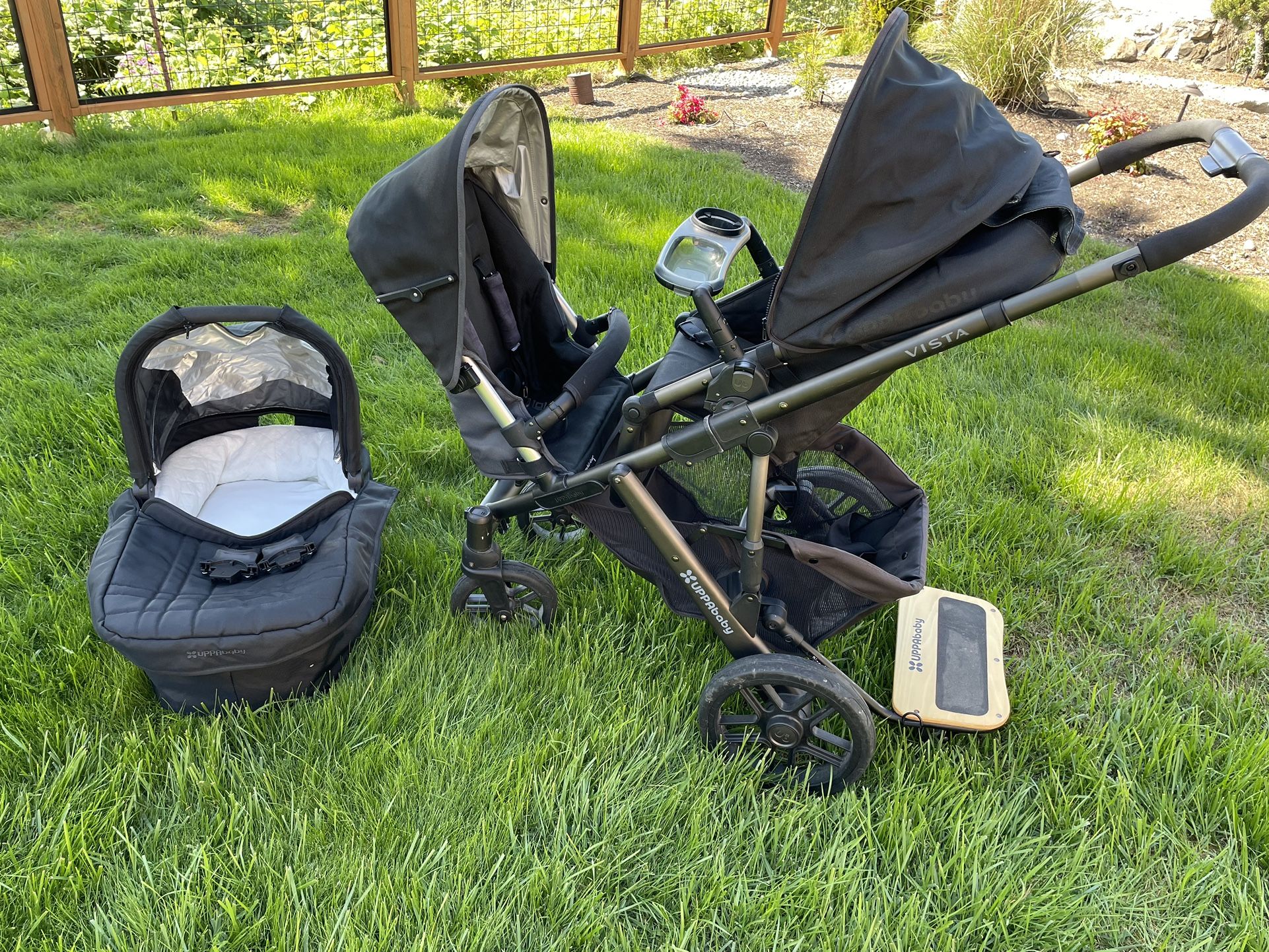 Uppababy Vista Stroller With Extras for Sale in Renton, WA OfferUp