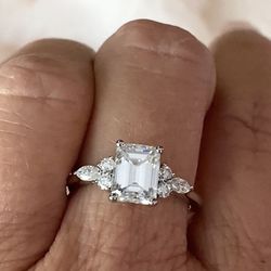 NEW! 2.27CT Emerald Cut, Moissanite Gemstone Engagement / Promise Ring, Please See Details 🩷