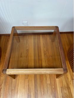 Clear Wood Table