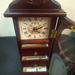 VINTAGE AVON TIMEKEEPER WOODEN JEWELRY BOX WITH CLOCK