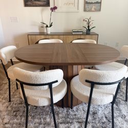 Dining table - Brand New