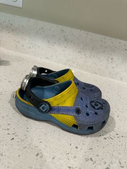size 8c niño.o niña crocs