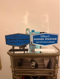 Dodgers sign