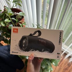 JBL Charge 6