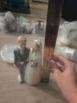 Married couple NADAL statue