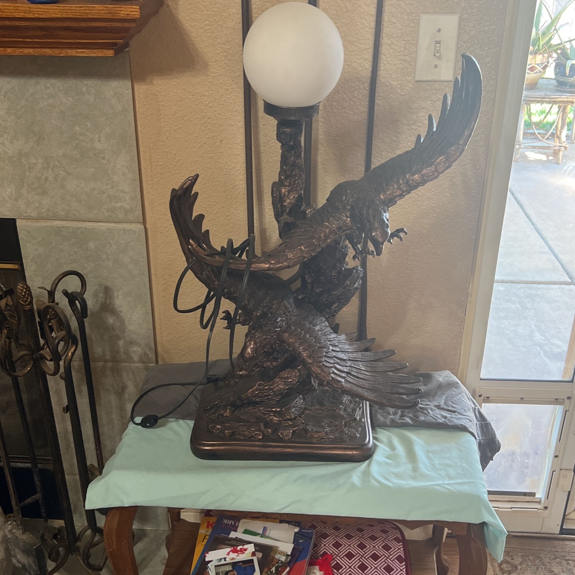 Pair Of Eagles Lamp