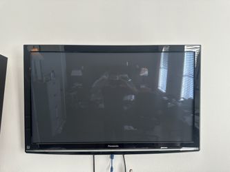 50” TV - Television With Wall Mount - Panasonic