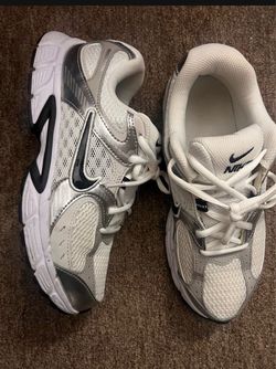 Women’s Nike sneakers