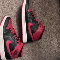 Nike Air Jordan 1 Mid Alternate Bred Red White Black
