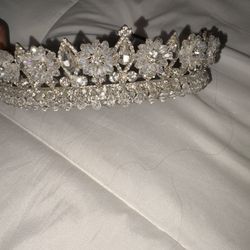 Quince Crown
