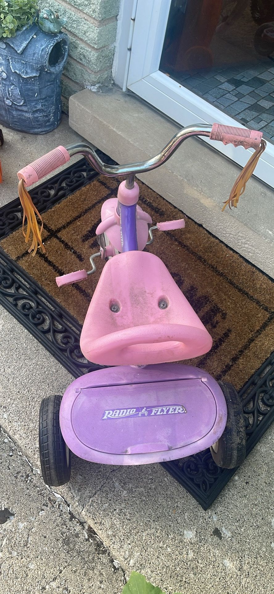 Radio Flyer Pink Rider Trike, Outdoor Tricycle for Toddlers Age 3-5
