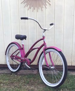 Women’s Electra Beach Cruiser Bicycle !