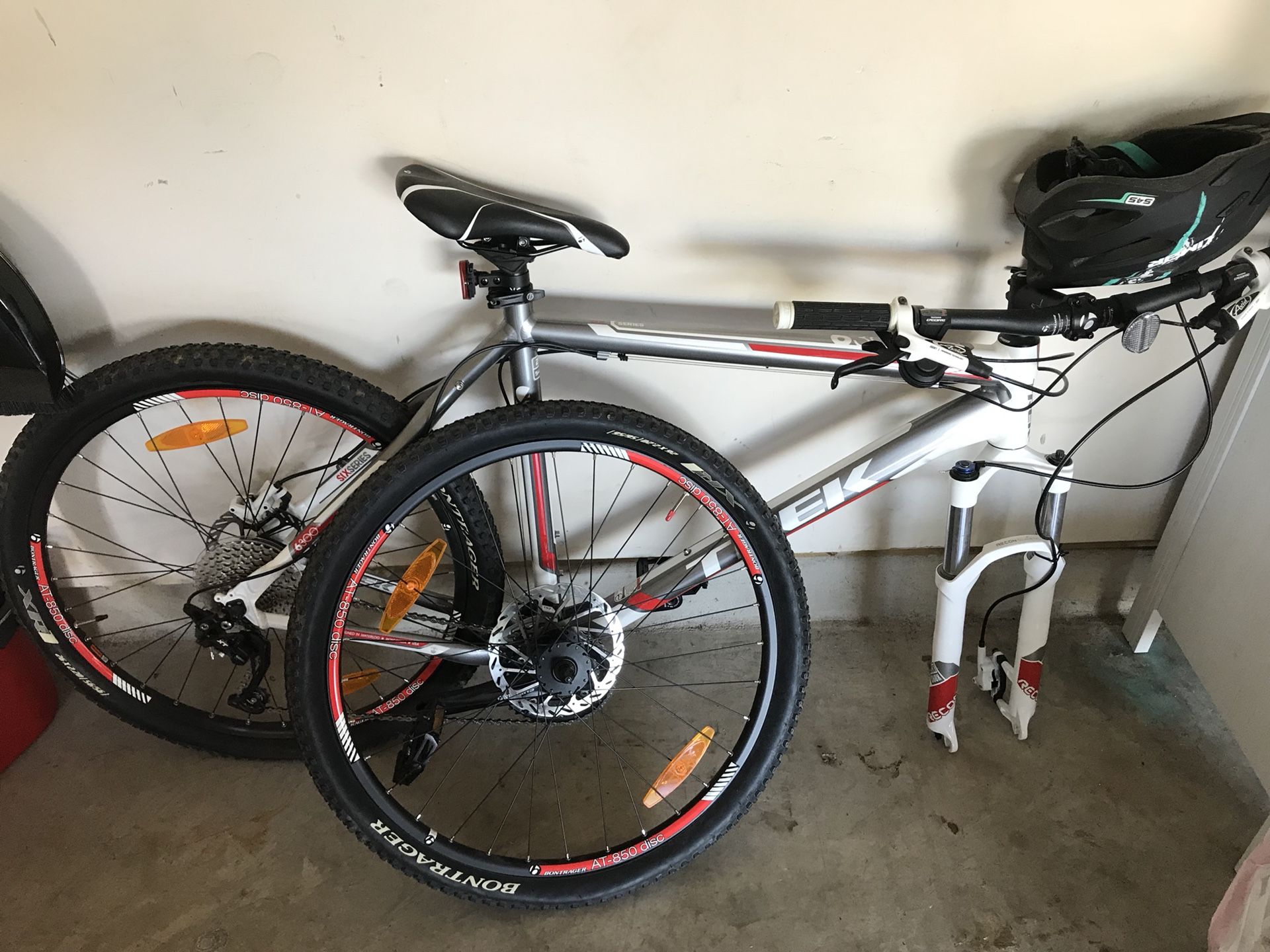 Trek 6300 2015 model mountain bike