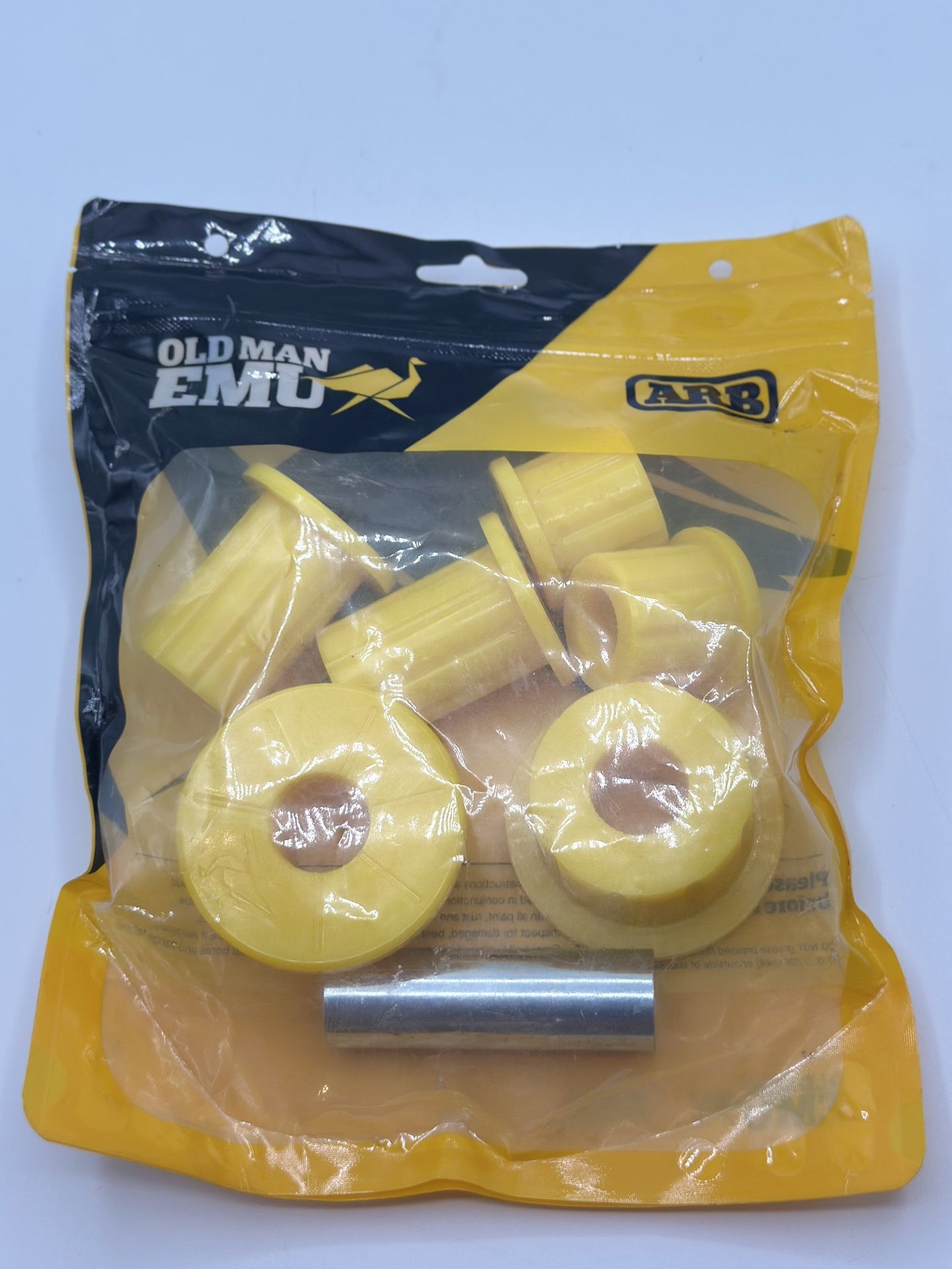 Brand New Old Man Emu OMESB118 Bush Kit G Shackle