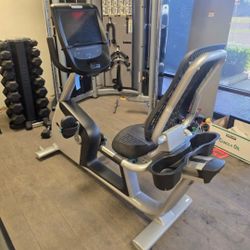 Precor recumbent bike RBK 800 with Precor P82 Console display cardio gym equipment exercise fitness 