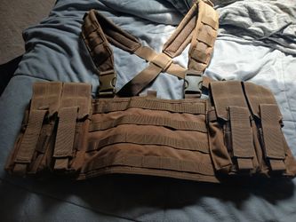 Chest rig with mag holders