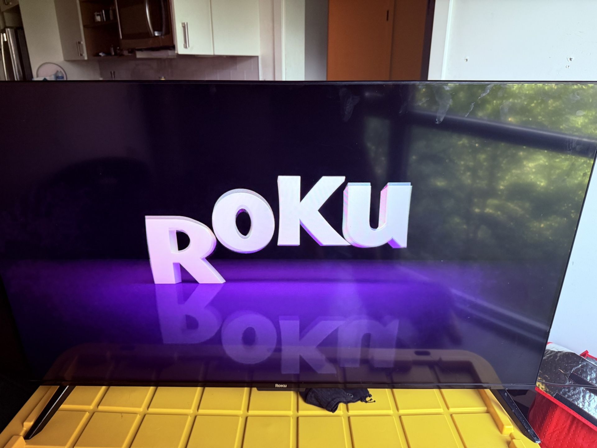 50” Roku Smart TV Works Fast, Great, And Is A Great Price