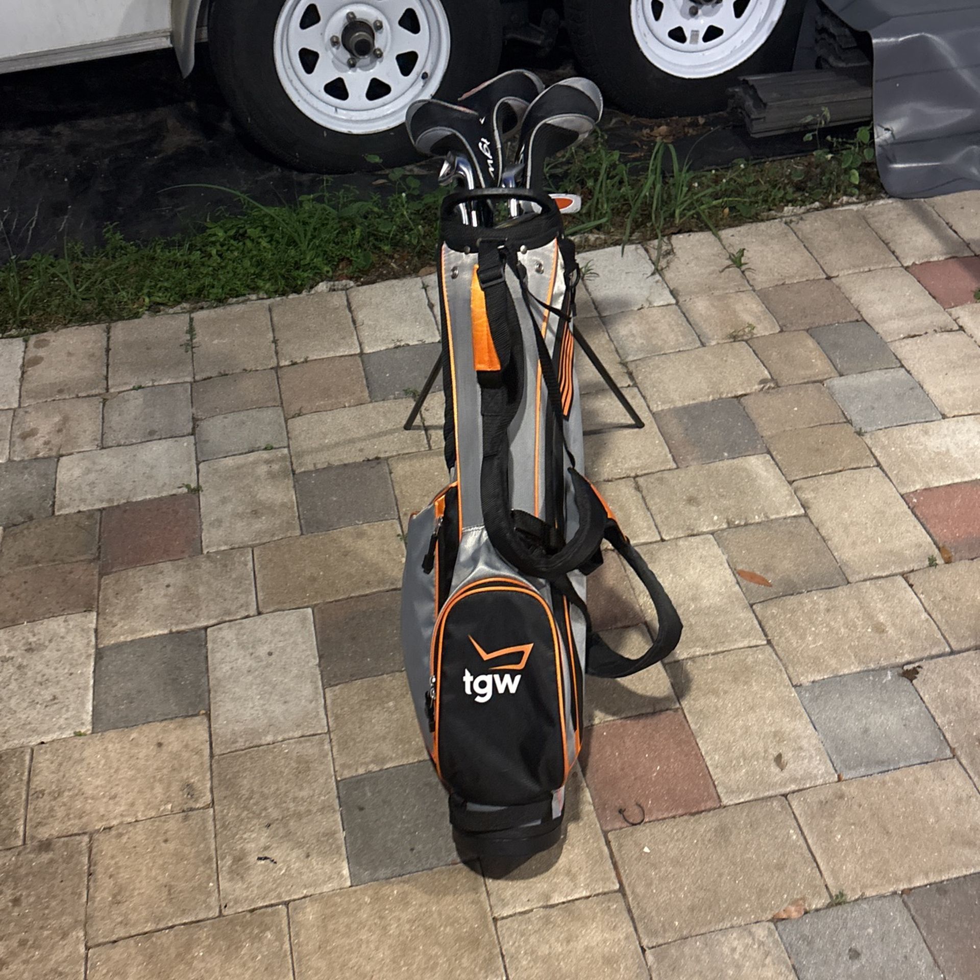 TGW Golf Set