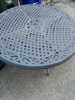 Patio table and chairs 4 chairs
