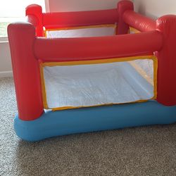 Toy for kids bounce house