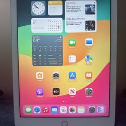 Apple iPad 6th Tablet 9.7 inch 32GB