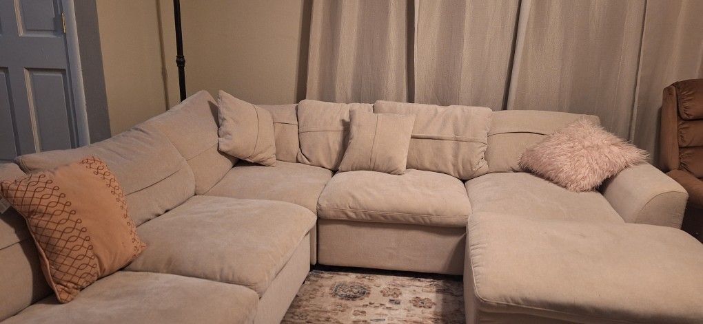Beautiful Comfy Couch 