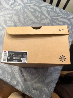 Nike Kyrie 8 Sneakers White/Black Size 11.5
