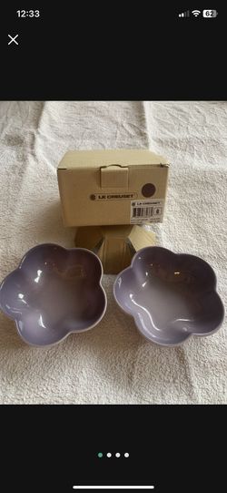 New in box - Le Creuset - set of 2 “blue bell” bowls.